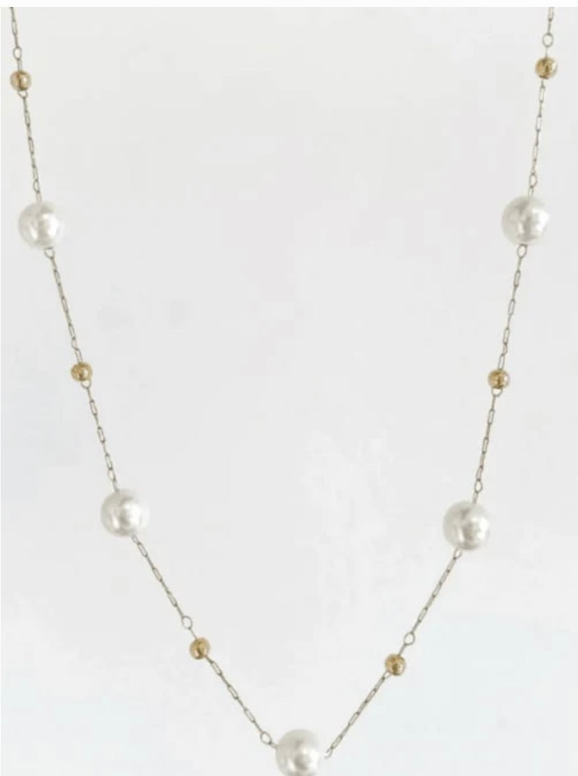 Thankful Sheep Irregular Imitation Pearl Necklace